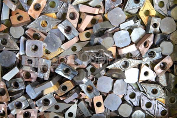 硬质合金五金工具批发兼零售的市场优势与发展策略